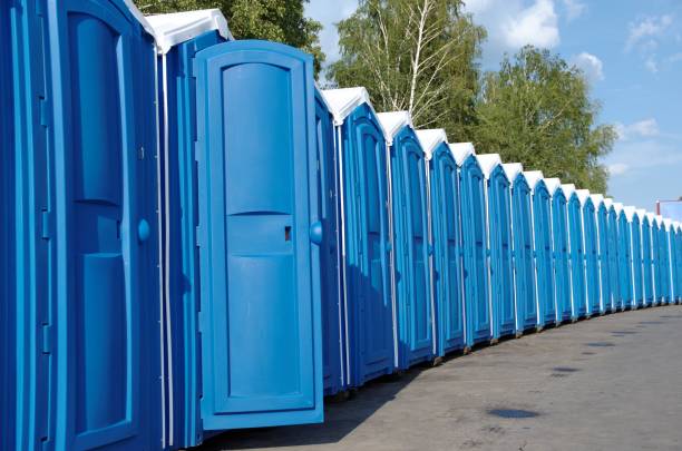 Best Portable restroom trailer rental  in Longbranch, WA